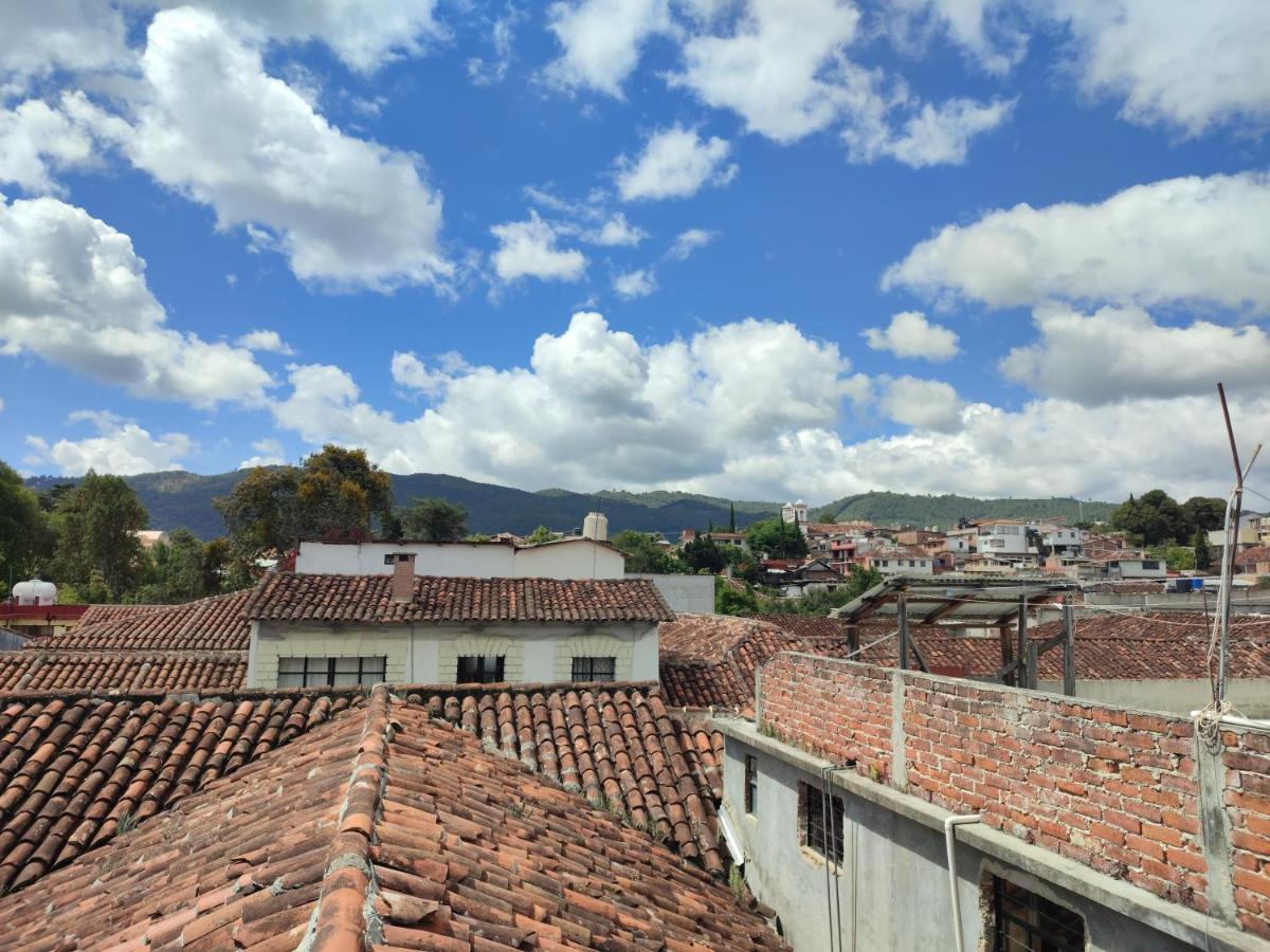 Hostal Ikal San Cristóbal de Las Casas Buitenkant foto