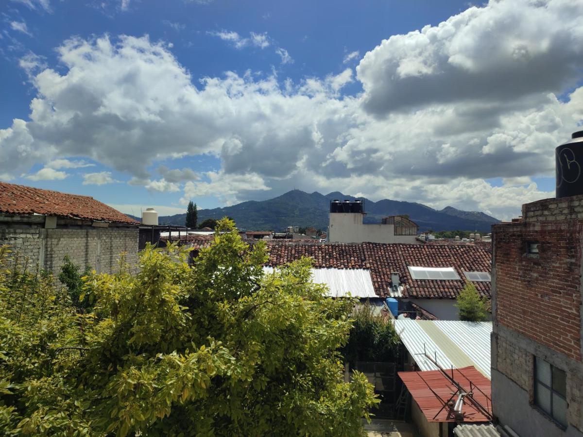 Hostal Ikal San Cristóbal de Las Casas Buitenkant foto